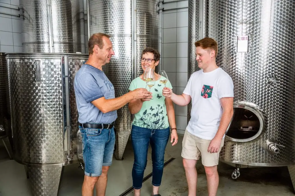 Lackner Hofkellerei Verkostung Familie Walding